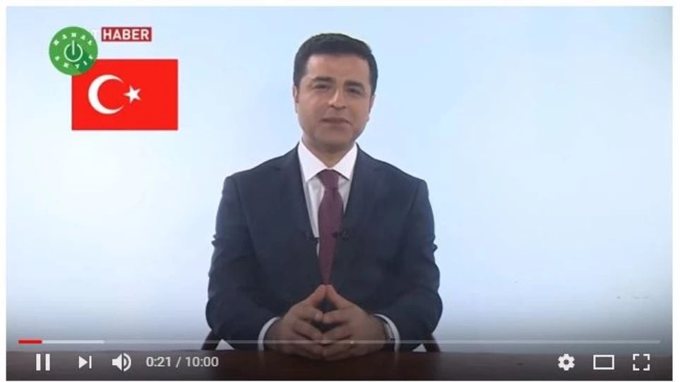 Τραγικές εικόνες από την Τουρκία: Ο ηγέτης των Κούρδων κάνει προεκλογικό αγώνα από τις φυλακές της Αδριανούπολης